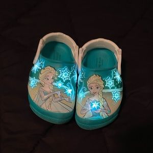 Elsa light up crocs